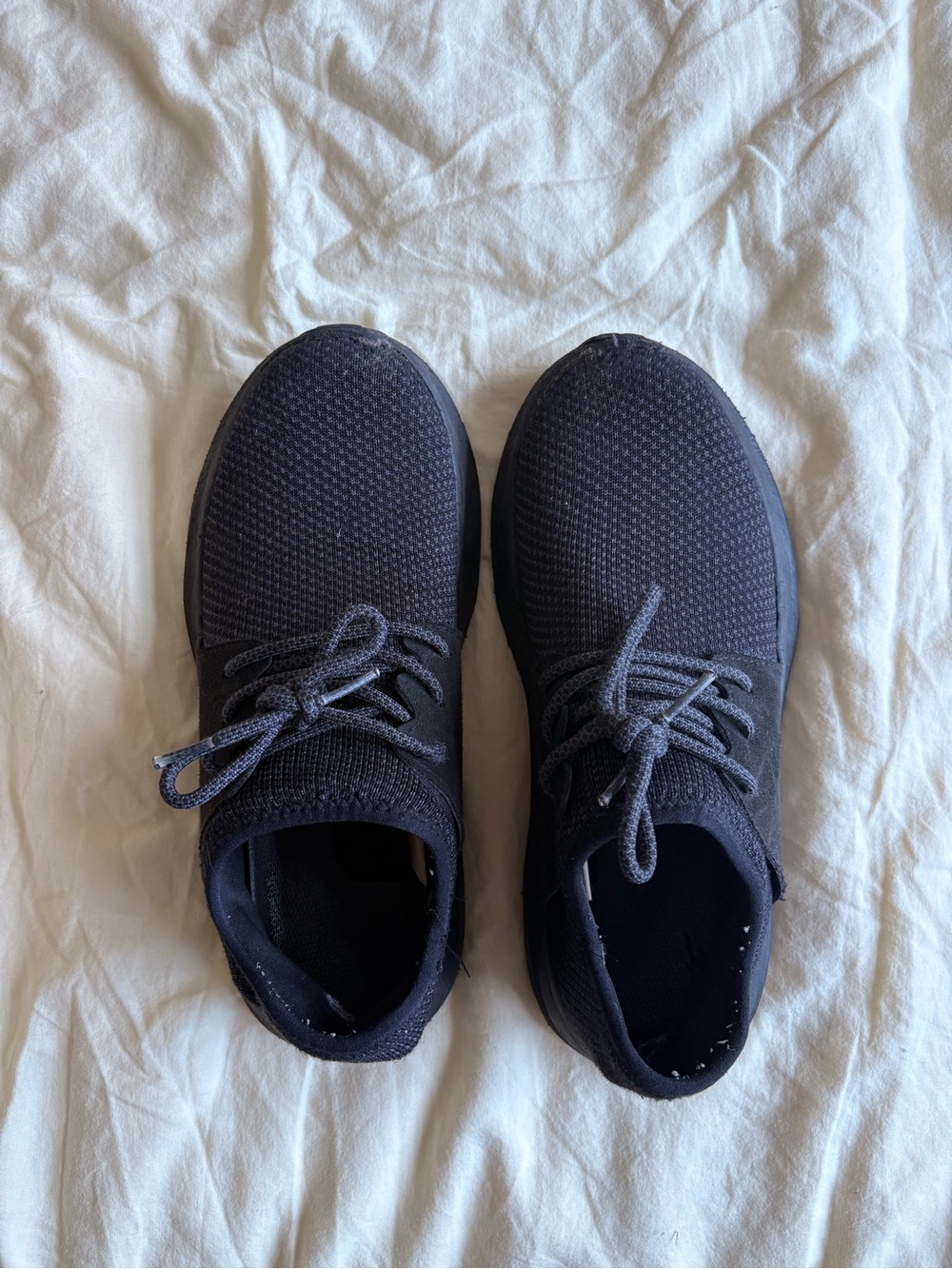 Women’s Casual Vessi Lace-Up Sneakers - Black